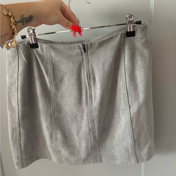 Grey Mini Skirt - Picture 3 of 4